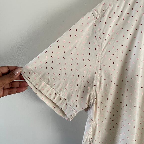 J. Crew Factory Mens Heart Print Short Sleeve Shirt XL Cream Red + Extra Buttons - Picture 3 of 7
